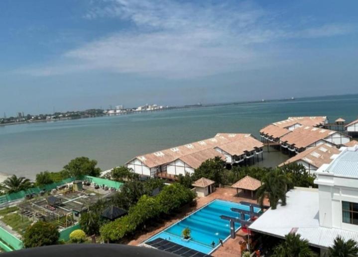 Block B And A Glory Beach Resort 포트딕슨 외부 사진
